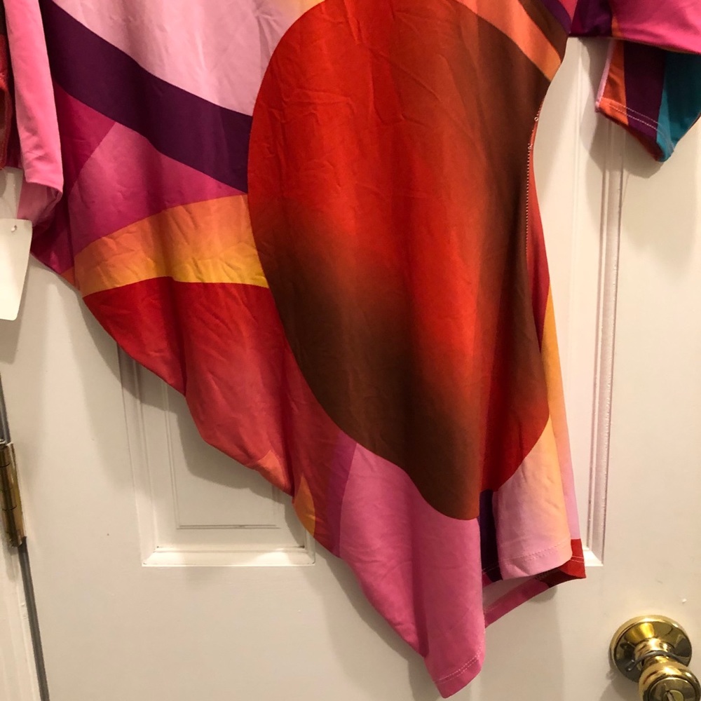 Freshine Abstract Tunic - Picture 11 of 11